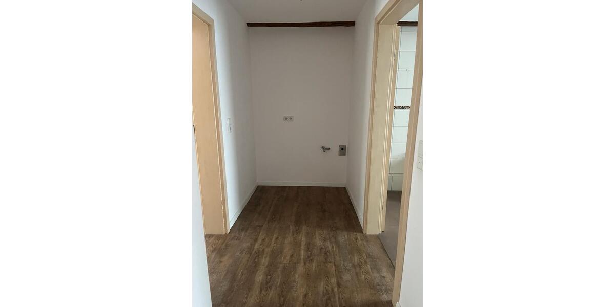 Etagenwohnung Blomberg - 4 Zimmer, 150 m&sup2;, 850&euro; | Angebot:25364972