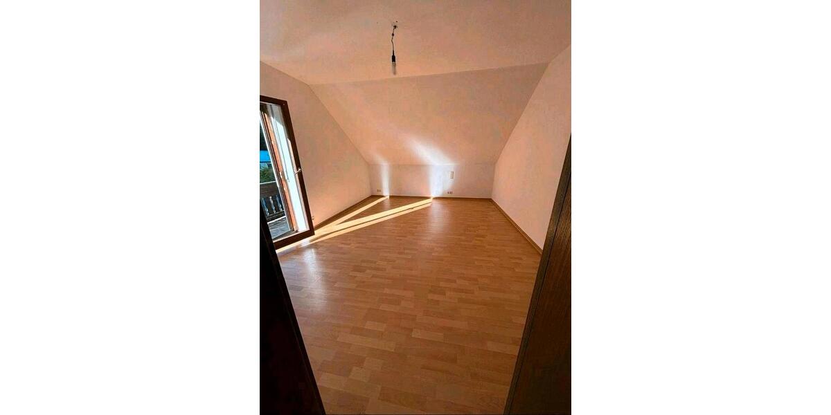 Etagenwohnung Beckingen - 3 Zimmer, 100 m&sup2;, 820&euro; | Angebot:25395691