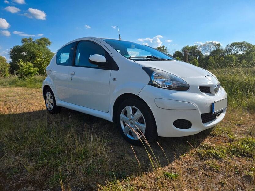 Aygo (X)
