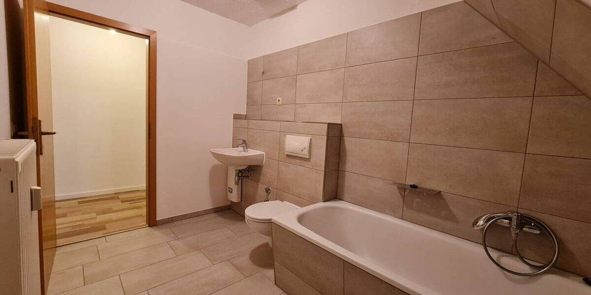 Zimmer Löbau Altlöbau - 2 Zimmer, 76 m&sup2;, 456&euro; | Angebot:26319645