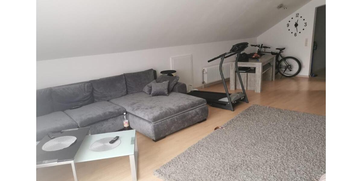 Dachgeschoßwohnung Tuttlingen - 2.5 Zimmer, 75 m&sup2;, 700&euro; | Angebot:25930087
