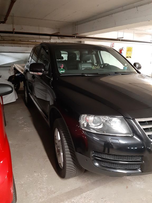 VW Touareg 275.000 km 6.800 € Düsseldorf 40235