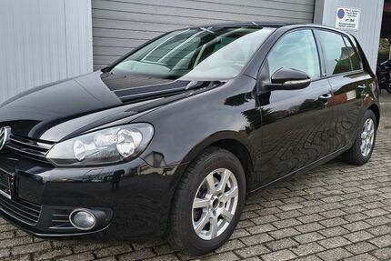 VW Golf 82.500 km 8.990 &euro; Großefehn 26629
