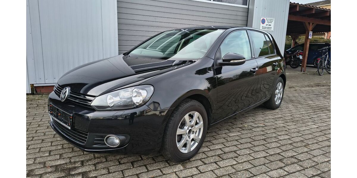 VW Golf 82.500 km 8.990 &euro; Großefehn 26629