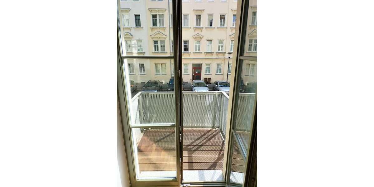 Etagenwohnung Dresden Mickten - 3 Zimmer, 84 m&sup2;, 979&euro; | Angebot:27351982