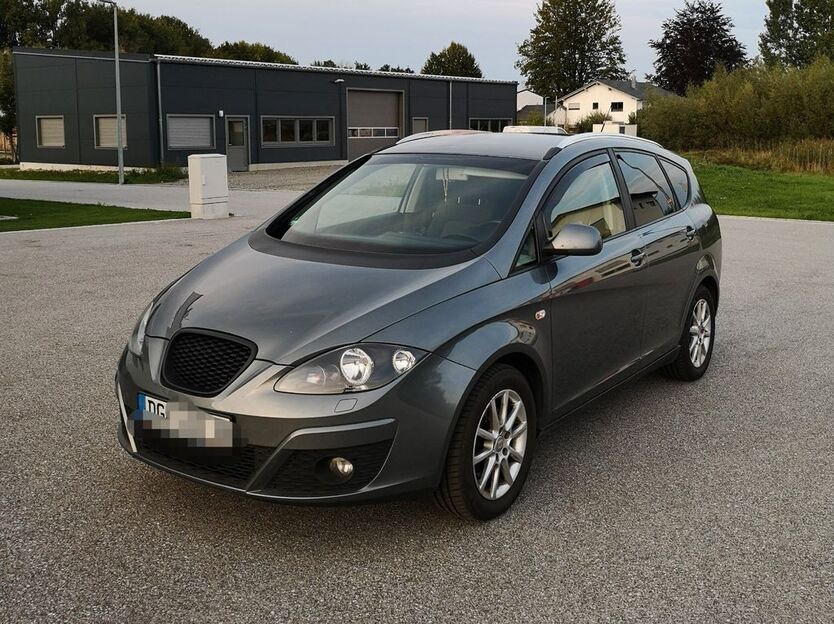 Seat Altea 106.000 km 6.900 € Landau/ Isar 94405