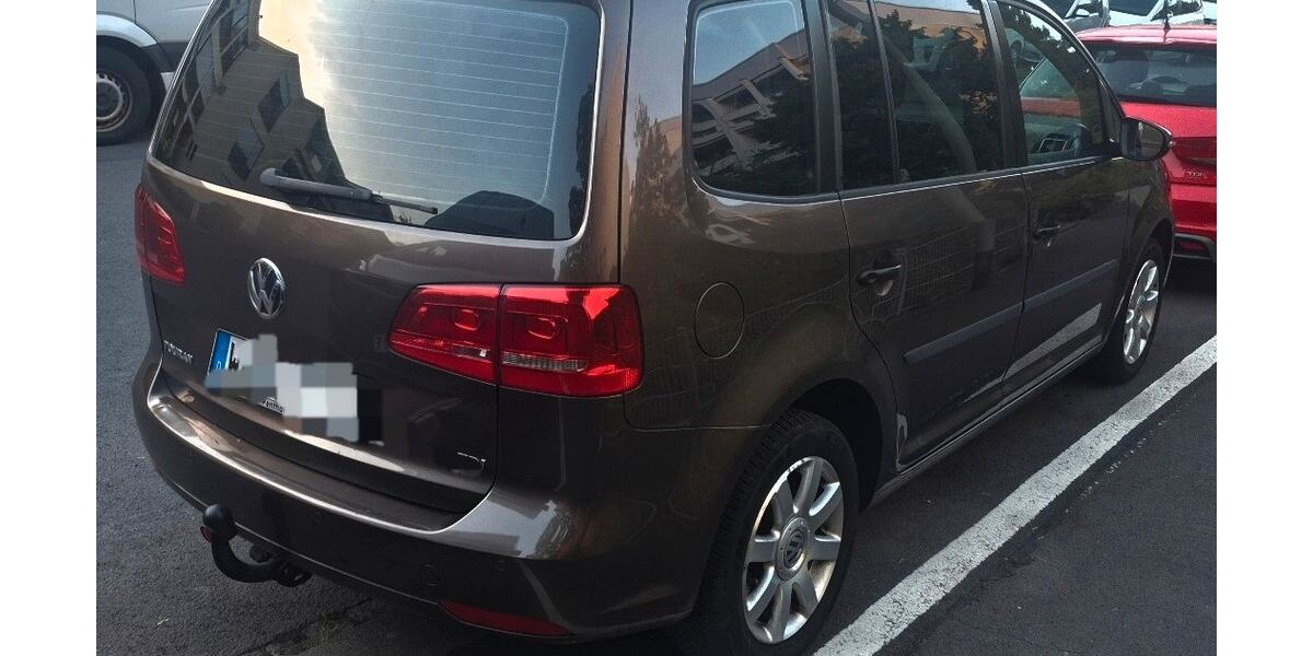 VW Touran 218.300 km 4.650 &euro; Würzburg 97074