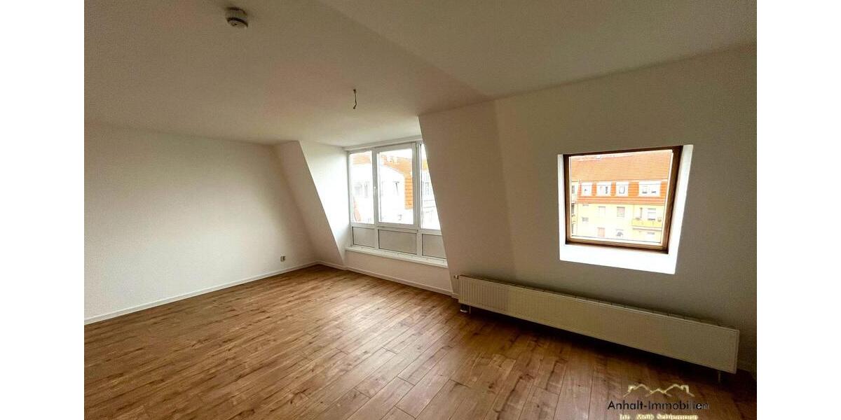 Dachgeschoßwohnung Bitterfeld-Wolfen Bitterfeld - 2 Zimmer, 62 m&sup2;, 405&euro; | Angebot:26665211