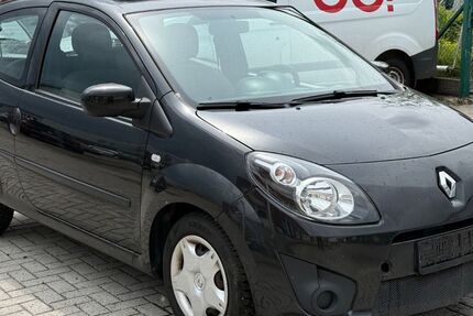 Renault Twingo 121.000 km 1.999 € Kiel 24148