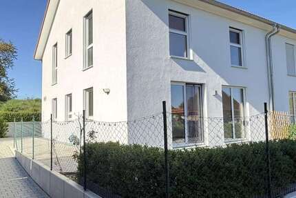 Haus Ellingen - 4 Zimmer, 127 m&sup2;, 1.580&euro; | Angebot:26308302