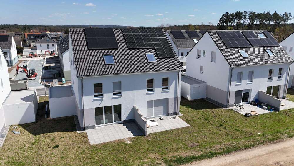 Einfamilienhaus Roth - 5 Zimmer, 148 m&sup2;, 1.750&euro; | Angebot:27079818