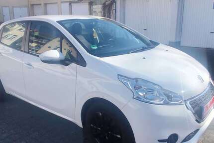 Peugeot 208 97.203 km 4.900 &euro; Zweibrücken 66482