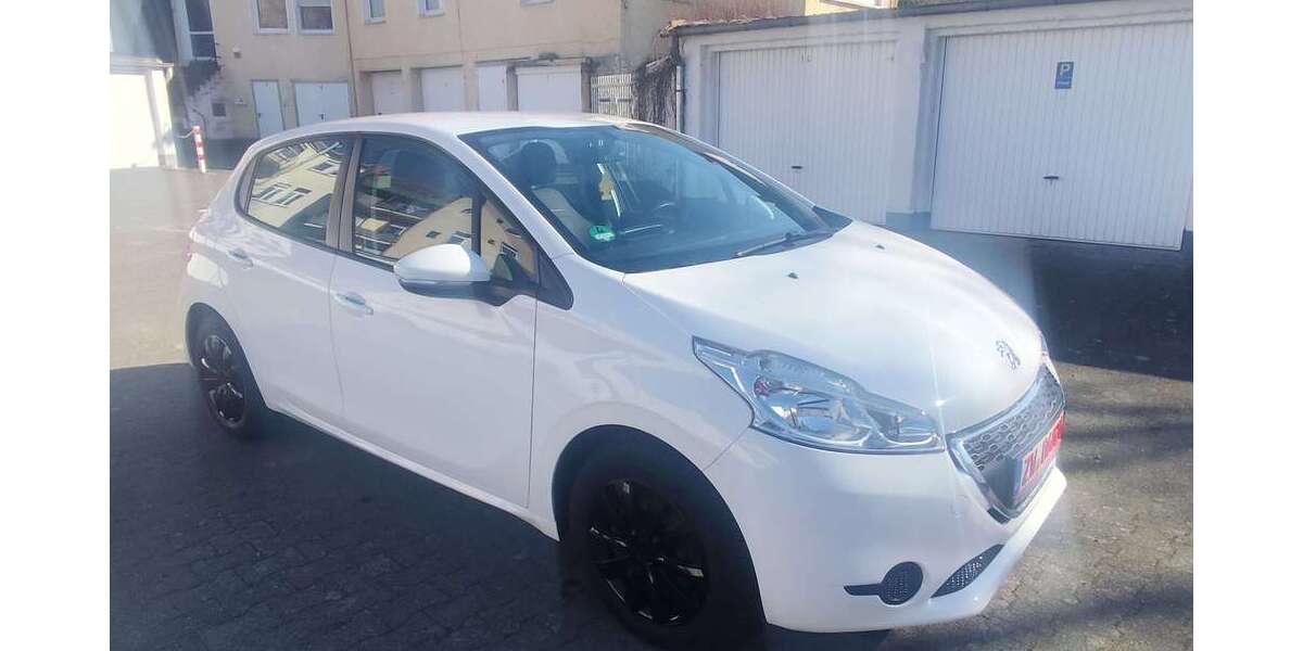 Peugeot 208 97.203 km 4.900 &euro; Zweibrücken 66482