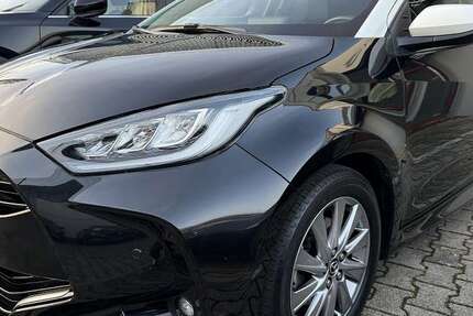 Mazda 2 81.184 km 17.490 &euro; Bietigheim-Bissingen 74321