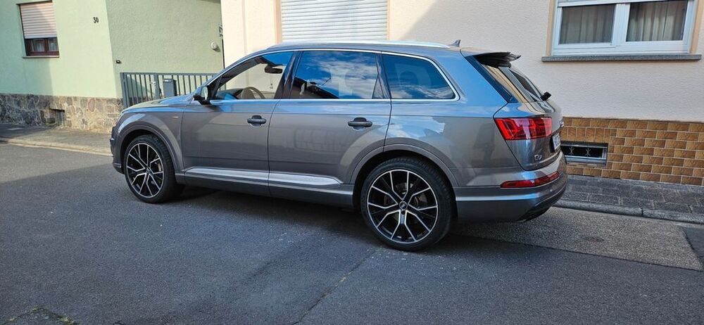 Q7