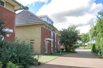 Haus zum Mieten in Königs Wusterhausen 1.774,50 € 118.3 m²