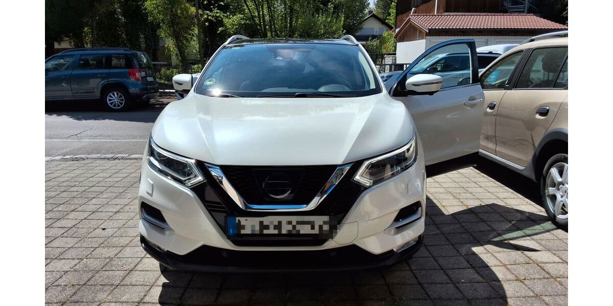 Nissan Qashqai 108.000 km 15.900 &euro; München 81249