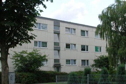 renovierte 3 12-Zimmer-Wohnung mit Vollbad und Balkon