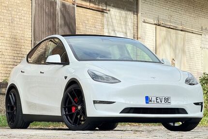 Tesla Model Y 77.000 km 32.900 &euro; Wuppertal 42119