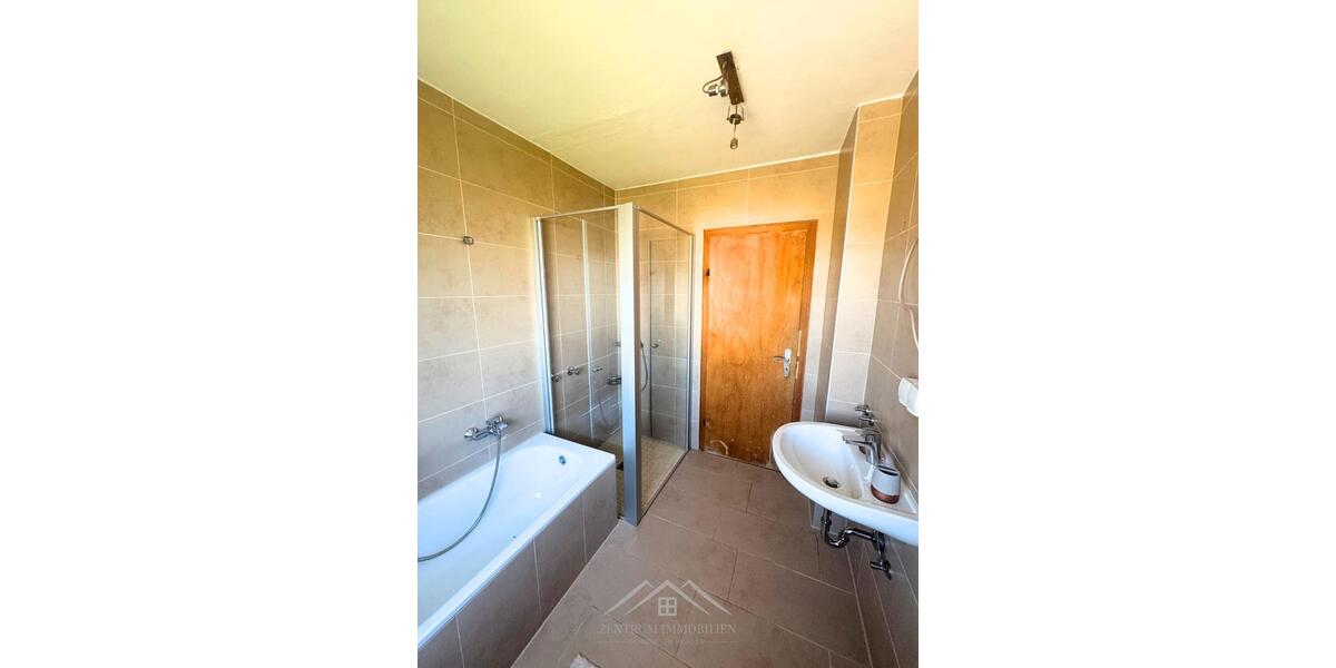 Dachgeschoßwohnung Hessisch Oldendorf - 3 Zimmer, 85 m&sup2;, 750&euro; | Angebot:26591128
