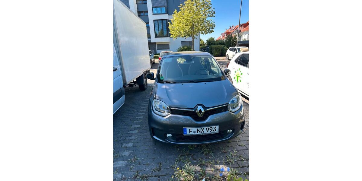Renault Twingo 67.972 km 8.300 &euro; FRANKFURT 60437