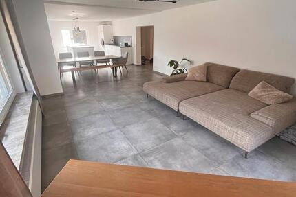 Wohnung Dautphetal - 6 Zimmer, 170 m&sup2;, 1.564&euro; | Angebot:25286638