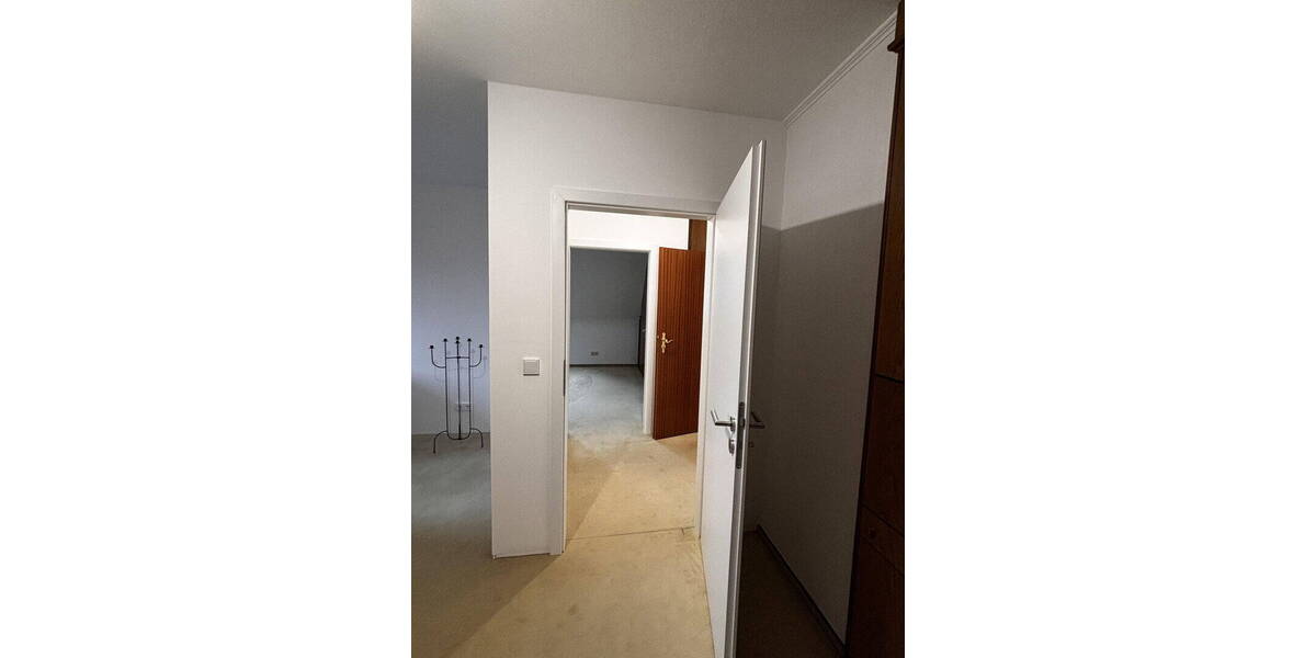 Einfamilienhaus Rellingen - 7 Zimmer, 202 m&sup2;, 2.300&euro; | Angebot:26806000