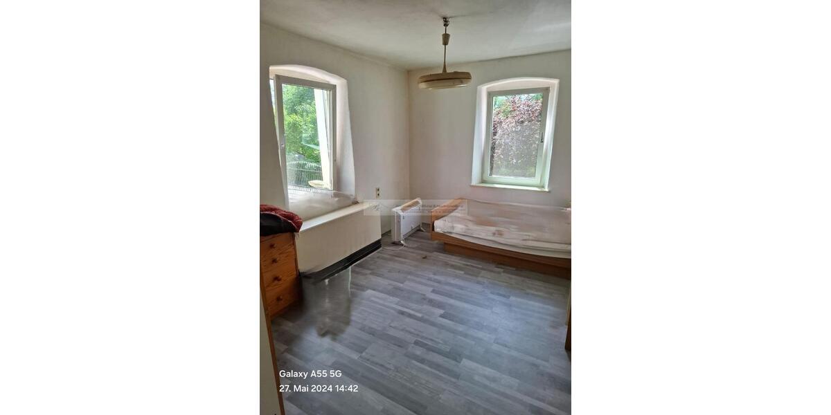 Einfamilienhaus Schirnding - 7 Zimmer, 220 m&sup2;, 1.300&euro; | Angebot:26544388
