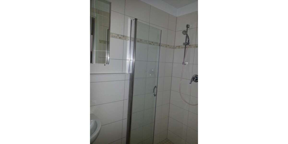 Zimmer Halle - 225&euro; | Angebot:25655794