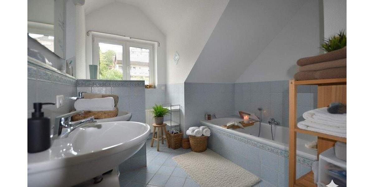 Doppelhaushälfte Holzgerlingen - 8 Zimmer, 241 m&sup2;, 998.000&euro; | Angebot:24448633