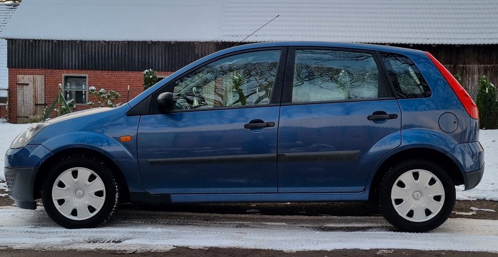 Ford Fiesta 204.000 km 2.350 &euro; Hagen im Bremischen 27628