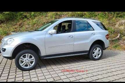 Mercedes-Benz ML 320 285.000 km 8.900 € Müllheim 79379