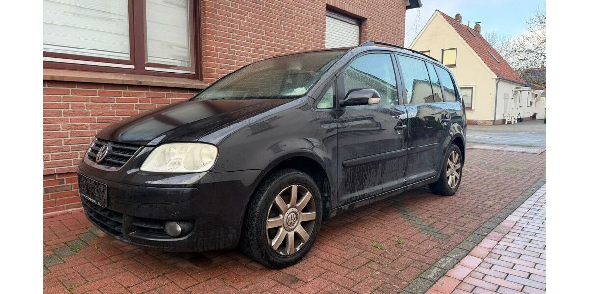 VW Touran 280.000 km 1.330 &euro; Delmenhorst 27749