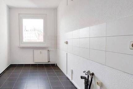 Frischrenoviert mit Tageslichtbad *Badewanne + Dusche*