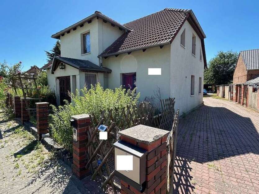 Haus zum Kaufen in Neiße-Malxetal 136.500 € 179.94 m²