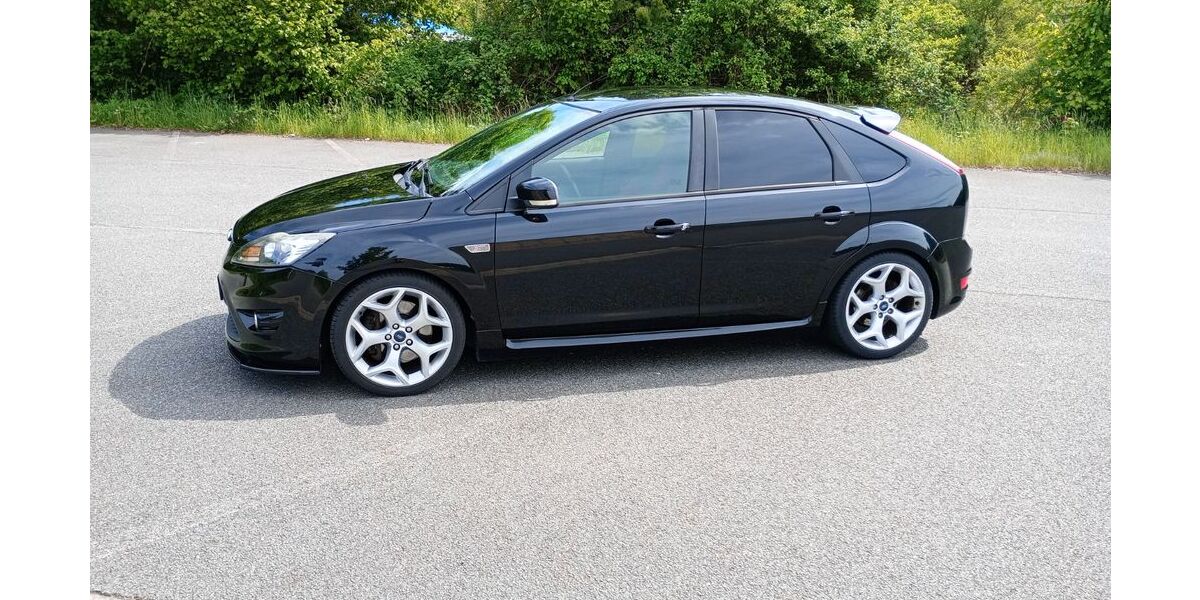 Ford Focus 176.000 km 6.199 &euro; Langelsheim 38685