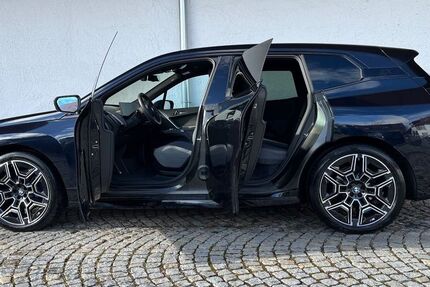 BMW iX 11.702 km 66.950 &euro; München 81245