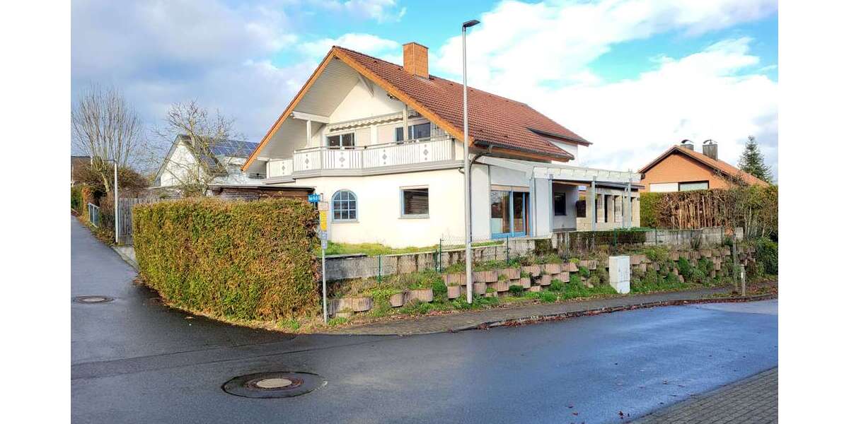 Haus zum Kaufen in Buchen 549.000 € 208 m² 8 zimmer
