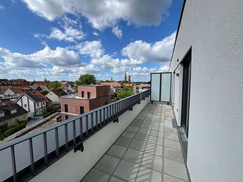 Wohnung zum Mieten in Lüneburg 2.030 € 115.25 m²