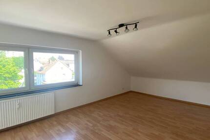Helle 3-Zimmer DG-Wohnung in WF-Linden