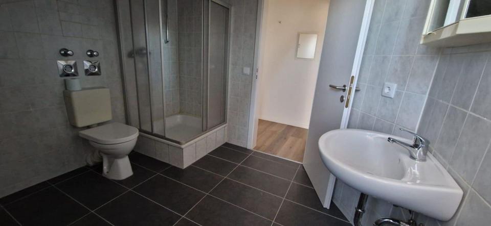 Etagenwohnung Glauchau - 4 Zimmer, 85 m&sup2;, 420&euro; | Angebot:26676975