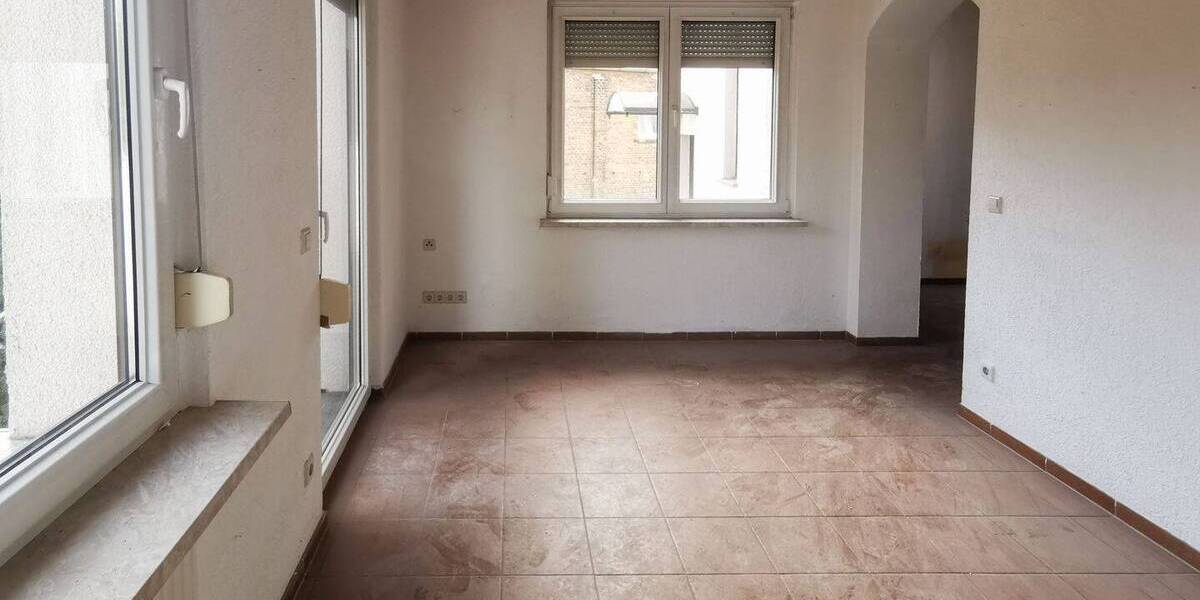 Arbeiten und Wohnen, kleines MFH oder Mehrgenerationenhaus - teilsaniert, individuell gestaltbar 9 zimmer