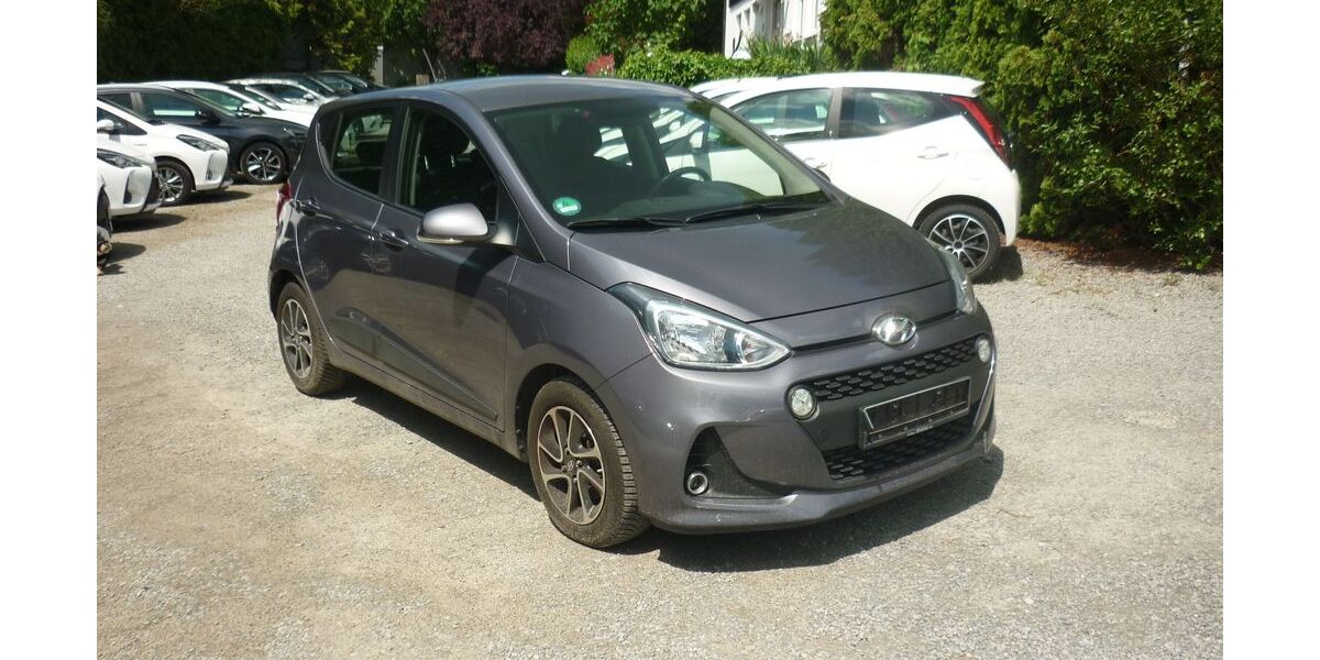 Hyundai i10 49.530 km 9.950 &euro; Estenfeld bei Würzburg 97230