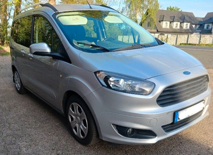 Ford Tourneo Courier 178.000 km 6.300 &euro; Cloppenburg 49661