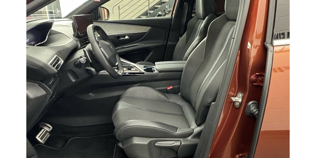 Peugeot 5008 GT 130 BlueHDi 1.Hand Panorama 7 Sitze 29.300 km 28.690 &euro; Lich 35423