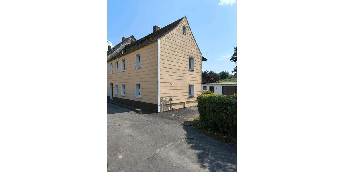 Doppelhaushälfte Wunsiedel - 4 Zimmer, 130 m&sup2;, 99.999&euro; | Angebot:26763214