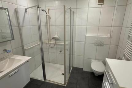 Großzügige, neu renovierte Wohnung mit ca. 130 m² – modernes Bad 3 zimmer