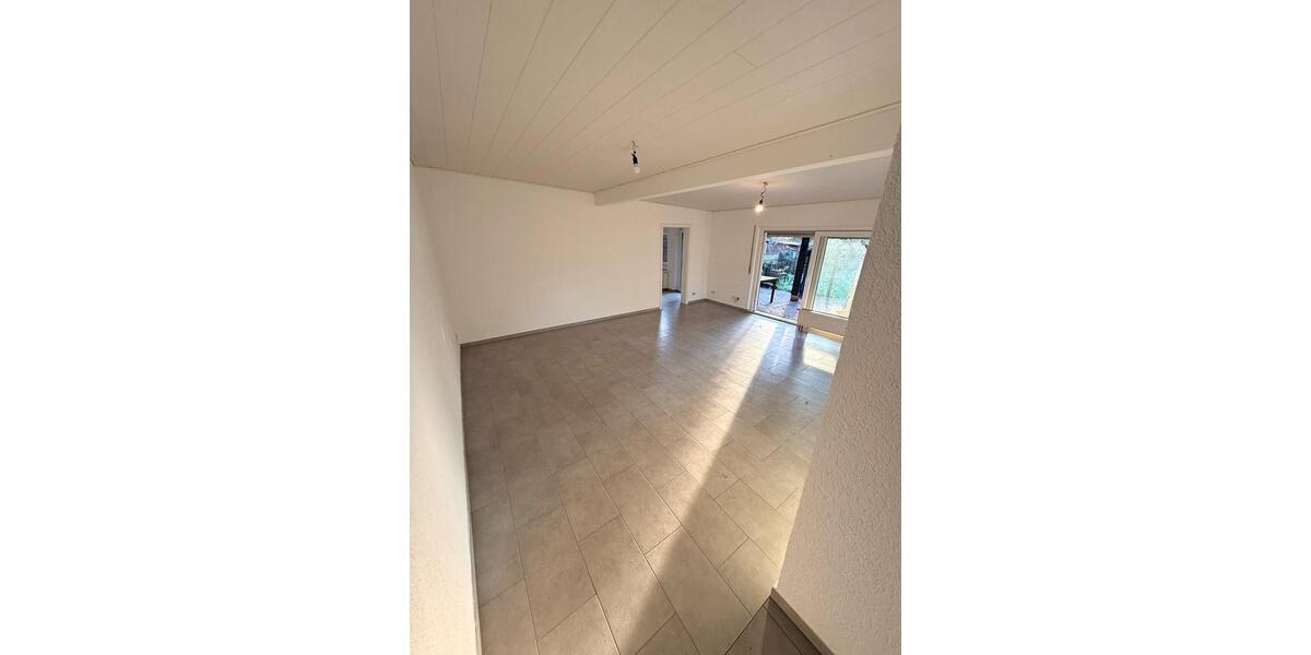 Maisonettenwohnung Ludwigshafen am Rhein Rheingönheim - 4 Zimmer, 112 m&sup2;, 1.450&euro; | Angebot:26635613
