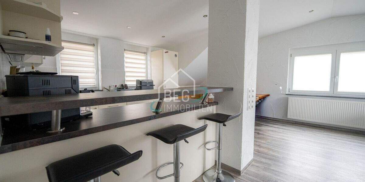 Modernisiertes Zweifamilienhaus mit großem Garten und flexibler Nutzung 6 zimmer