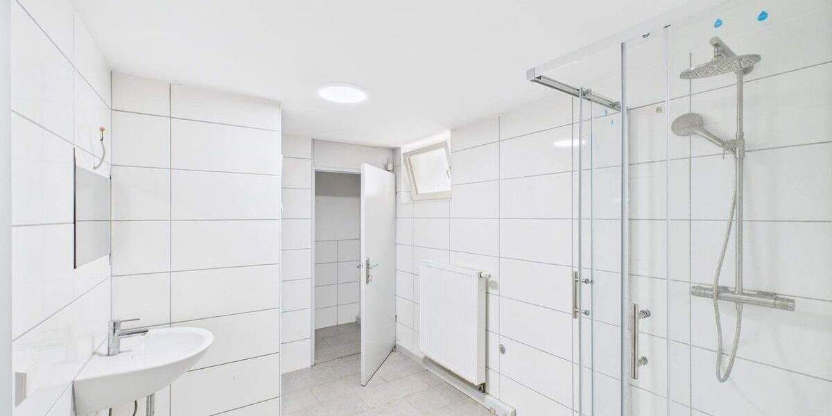 Einfamilienhaus Baunach - 9 Zimmer, 280 m&sup2;, 2.150&euro; | Angebot:26675744